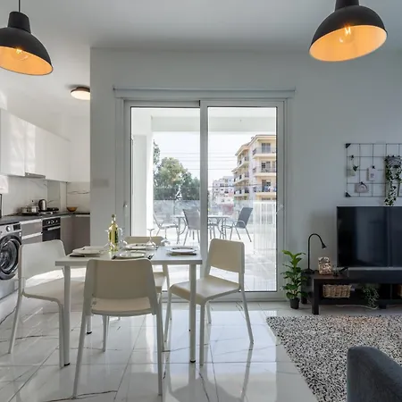 Apartament Artemis 1-bedroom In *